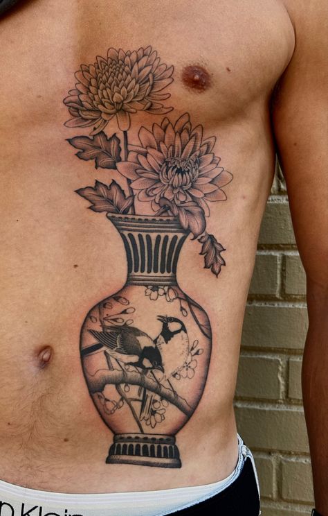 Vase Back Tattoo Women, Vase And Flowers Tattoo, Italian Vase Tattoo, Vase Leg Tattoo, Vase Tattoo Back, Vase And Flower Tattoo, Flower Vase Back Tattoo, Vase Back Tattoo, Body Vase Tattoo