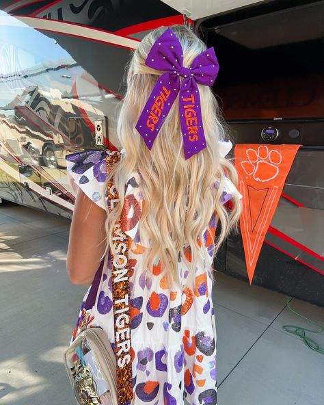 A weekend well spent in Clemson 🧡🐅🍁🏈 happy first day of fall! My outfit (and a discount code) + more from the game is saved to my “Fall 24” highlight + linked on my LTK - just search “whitneynrife” #clemson #gameday #fall Clemson Gameday Outfit, Clemson Outfits, Clemson Gameday, Lsu Gameday, Weekend Well Spent, Happy First Day Of Fall, College Gameday, First Day Of Fall, Clemson University