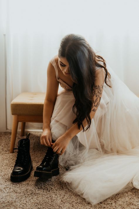 Black Boots With Wedding Dress, Black Boots Wedding Dress, Wedding Dress With Black Boots, Bride Dr Martens, Dr Marten Wedding Dress, Dr Martens And Wedding Dress, Wedding Dress And Dr Martens, Wedding Dress With Black Shoes, Wedding Doc Martens Bride