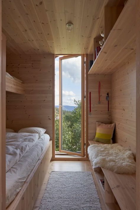 Mork Ulnes Architects, Bruce Damonte, Juan Benavides · SKIGARD HYTTE · Divisare Large Cabin, Wooden Hut, Wood Cabin, Wooden Columns, Ski Cabin, Light Hardwood Floors, House Loft, Wooden Cottage, Wooden Steps