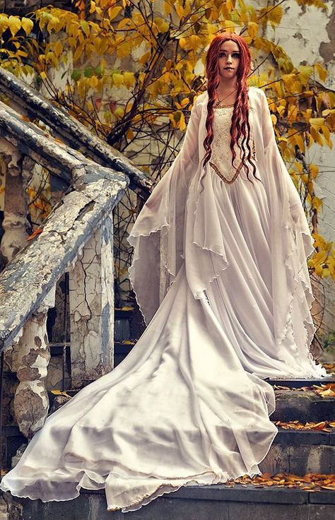 FANTASY & MEDIEVAL WONDERFULL FASHION Celtic Wedding Dress, Country Bridal Gown, Medieval Wedding Dress, Viking Wedding, Medieval Wedding, Fantasy Dresses, Wedding Dress Chiffon, Celtic Wedding, Fantasy Wedding