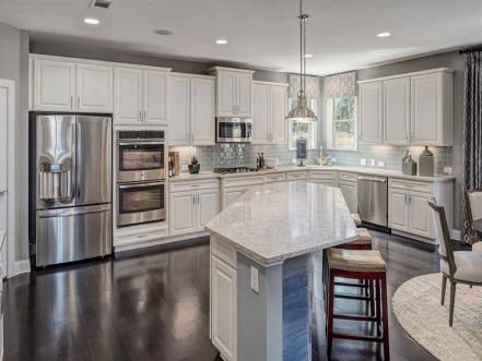 Be Irregular Decorate Kitchen Island, Kitchen Cabinets Upgrade, Decorate Kitchen, Hgtv Kitchens, Builder Grade Kitchen, Kitchen Cabinets Pictures, Update Kitchen Cabinets, Update Cabinets, Stylish Dining Room