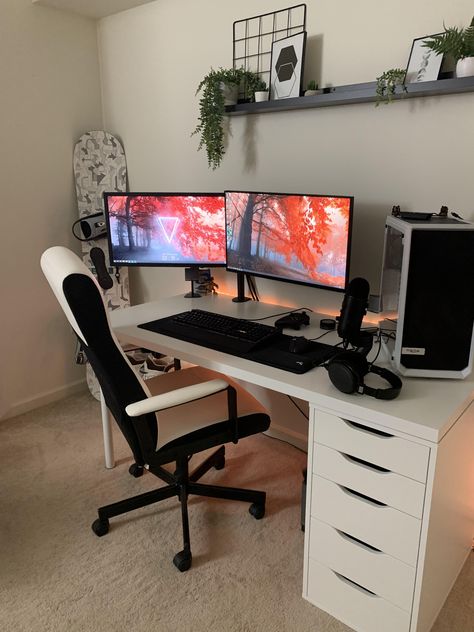 Gaming Desk Setup, Game Setup, Computer Gaming Room, Computer Desk Setup, Pc Gaming Setup, Video Game Room Design, Desk Computer, White Desk, Bedroom Setup