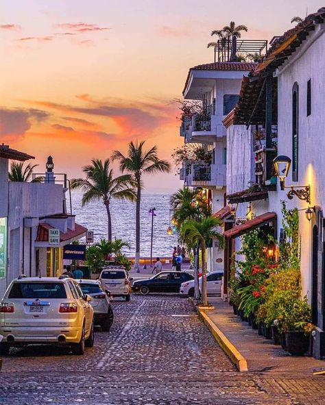 View from YOUR window | Not from my window; but a great sunset from puerto Vallarta in Mexico… Porta Vallarta Mexico, Puerto Vallarta Outfits, Beach Vacation Pictures, World Cruise, Puerto Vallarta Mexico, Beautiful Hikes, Vacation Pictures, Mexico Travel, Countries Of The World