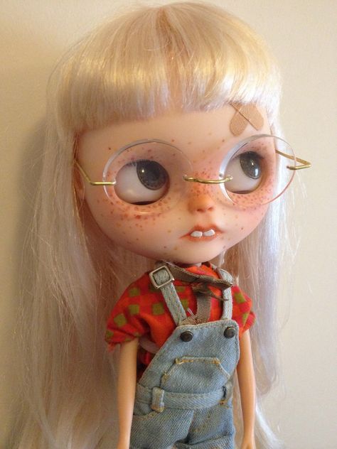 Curly Hair Glasses, Blonde Glasses, Blonde Curly Hair, Blythe Doll, Light Brown, Curly Hair, Blonde, Google Search, Hair