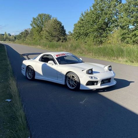 Mazda RX7 FD 🤍  Owner: @rx7_white #jdm #supercars #rx7 #mazda #iconiccars #car #cars White Mazda Rx7, White Rx7, Mazda Rx5, Mazda Rx7 Fd, Rx7 Mazda, Fd Rx7, Rx7 Fd, Car Sticker Ideas, Nissan 180sx