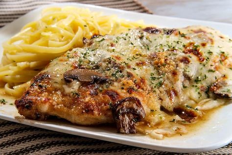 Quick & Easy Baked Chicken Lombardy Recipe Cooks in 20 Minutes #30secondmom Chicken Lombardy Recipes, Chicken Lombardy, New Chicken Recipes, Easy Baked Chicken, Chicken Marsala, Chicken Dishes Recipes, Poultry Recipes, Portobello, Chicken Dinner Recipes