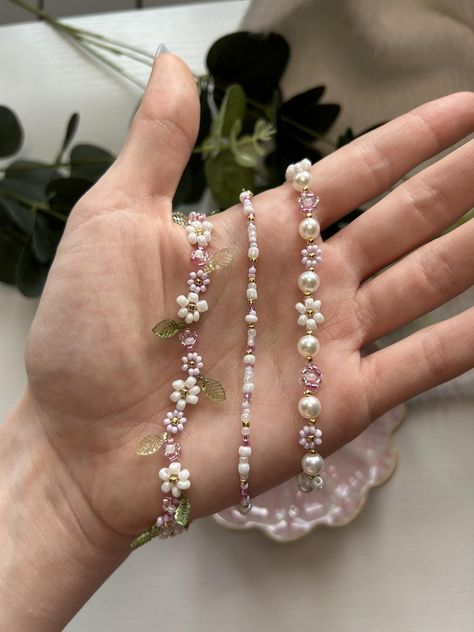 Pulseras Kandi, Fairy Bracelets, Collar Rosa, Bracelets Pink, Small Bead Bracelet, Fairy Forest, Bracelets Design, Diy Bracelet Designs, Easy Diy Jewelry