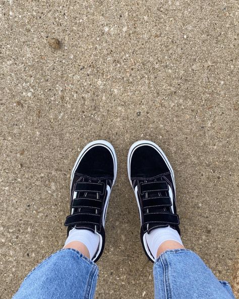 Velcro Shoes Outfit, Vans Velcro Shoes Outfits, Velcro Vans Outfit, Vans Velcro Shoes, Black Vans Outfit, Velcro Vans, Vans Outfits, Vans Outfit, Velcro Shoes