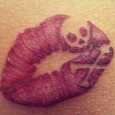 Left lower back 27 Tattoo, Kiss Tattoos, Sick Tattoo, Geniale Tattoos, Lip Tattoos, Badass Tattoos, Skull Tattoos, Skin Art, Love Tattoos