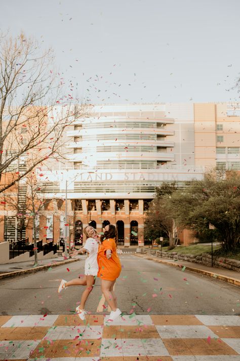 Utk Graduation, University Of Tennessee Knoxville, College Vibes, Tennessee Knoxville, 2023 Graduate, Tennessee Volunteers Football, College Senior Pictures, Dream Collage, Grad Pic