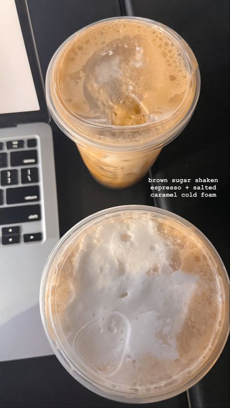 Simple Yummy Starbucks Drinks, Starbucks Drinks For Studying, Fall Coffee Orders, Iced Coffee At Home Aesthetic, Fall Coffee Starbucks, Starbucks Drinks Brown Sugar, Brown Sugar Aesthetic, Fall Starbucks Orders, Starbucks Drinks Fall