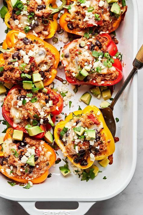 Healthy and hearty, our ground turkey-stuffed pepper recipe makes for a protein-packed, hassle-free meal that your whole family will adore. Taco Stuffed Bell Peppers, Best Ground Turkey Recipes, Turkey Stuffed Peppers, Ground Turkey Stuffed Peppers, Taco Side Dishes, Perfect Quinoa, Baked Peppers, Taco Stuffed Peppers, Stuffed Peppers Recipe