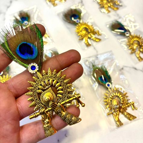 *Radha-Krishna Metal Broach* Moq 50 pc Ship extra #weddingbrooch #welcomegifts #broach #weddinggiftsidea #welcomegiftformen #mensgifts #UI1940NFSDH Krishna Bansuri, Diwali Presents, India Gift, Return Gift, Modern Elements, Wedding Brooch, Handmade Gift Wrap, Welcome Gifts, Festival Wedding