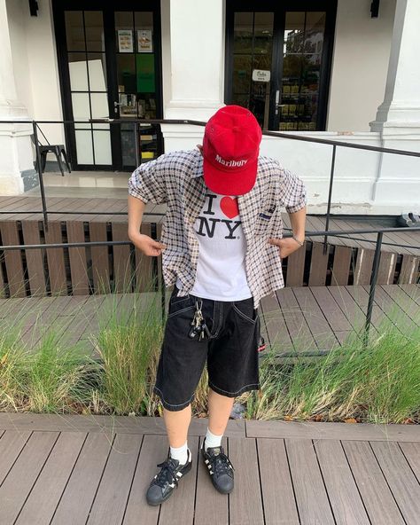 Men’s 90s Outfits Summer, Retro Aesthetic Outfits Men, Theme Park Outfit Summer, Superstar Outfit, Black Superstar, Summer Outfits Men Streetwear, Y2k Adidas, Aesthetic Outfits Men, Streetwear Fits