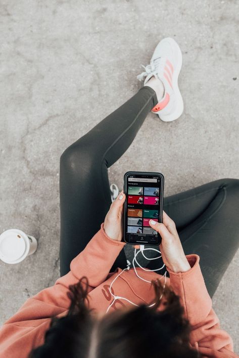 13 Podcasts You Should Be Listening To Listening To Podcast Aesthetic, Podcast Photography, Podcast Photoshoot, Podcast Aesthetic, Sazan Hendrix, Jenna Kutcher, Wellness Aesthetic, Book Of James, Richard Simmons