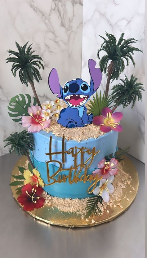 @_cakesbykaren-Instagram Lilo And Stitch Cakes, Stitch Cakes, Lilo And Stitch Cake, Moana Bebe, Stitch Cake, 2 Tier Cake, Christmas Holiday Cake, Lilo Y Stitch, Pink Cake