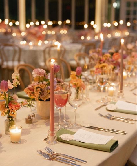 Wedding Tablescape Inspiration, Garden Party Wedding Tablescape, Romantic Table Setting Wedding, Wedding Table Settings Colorful, Candlelight Wedding Centerpieces, Flower Wedding Aesthetic, Spring Wedding Table Settings, Tuscan Tablescape, Garden Wedding Tablescape