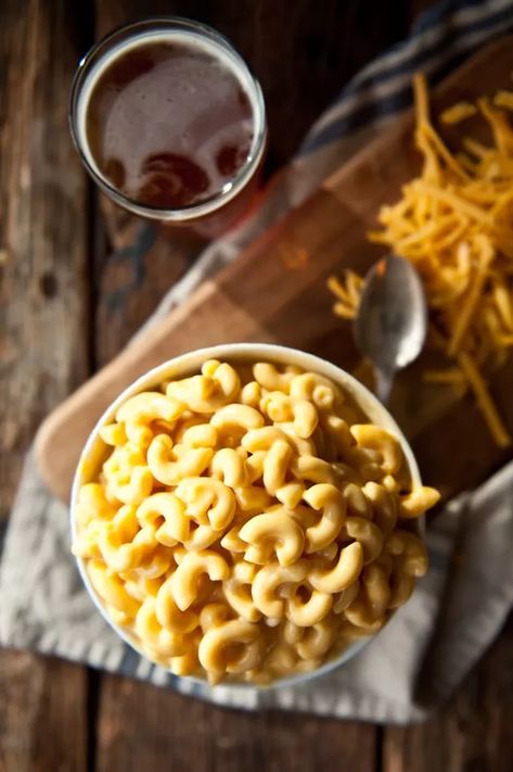 Crockpot Favorites, Beer Mac And Cheese, Make Mac And Cheese, Birthday Ideas For Men, Making Mac And Cheese, Cooking With Beer, Beer Food, Ninja Recipes, Beer Cheese