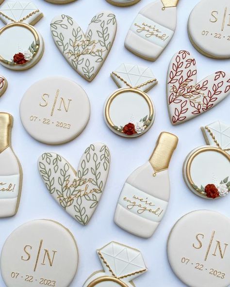 Elegant Engagement Party Ideas, Engagement Party Cookies, Bridesmaid Cookies, Bride Cookies, Wedding Cookies Decorated, Elegant Cookies, Wedding Shower Cookies, Bachelorette Cookies, Elegant Engagement Party