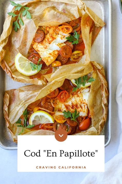 I love this method of cooking fish for a quick and easy dinner. Steaming fish in parchment paper or “en papillote” results in tender juicy fish. It’s so easy you can’t mess it up! Once you get the hang of this technique you can use it SO many different ways! Parchment Paper Dinners, Baked Fish In Parchment Paper, Cod In Parchment Paper Recipe, Parchment Paper Fish, Fish Parchment Packets, Halibut In Parchment Paper, Fish Cooked In Parchment Paper, Fish En Papillote Recipes, Fish In Parchment Paper Recipes