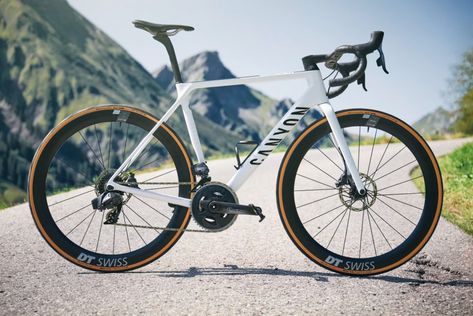 Canyon's Ultimate range receives a spruce up for 2021 - Cycling Weekly Canyon Ultimate, Canyon Bike, Bike Technology, Best Road Bike, Motorcross Bike, Trial Bike, Cycling Race, Canyon Road, Cool Bicycles