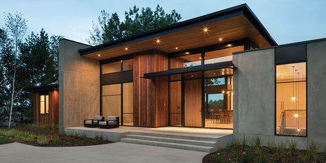 Flat Roof Exterior Design, Front Glass Design, Modern Rambler, Modern Flat Roof House Design, Steel Beam House, Flat Roof House, Building Remodeling, Mountain Modern, Windows Exterior