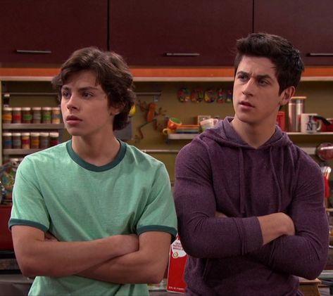 Max Wizards Of Waverly Place, Jake Austin, Max Russo, 2000s Disney, Jake T Austin, 16 Weeks Pregnant, Wizards Of Waverly, Am I In Love, Wizards Of Waverly Place