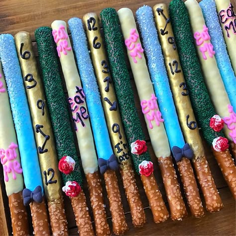 Pretzel Themed Birthday Party, Alice In Wonderland Bakery Party Ideas, Alice In Wonderland Chocolate Covered Pretzels, Alice In Wonderland Punch Recipe, Alice In Wonderland Candy Apples, Alice In Wonderland Pretzels, Alice In Wonderland Desserts Treats, Alice In Wonderland Dessert Ideas, Alice In Wonderland Party Treats