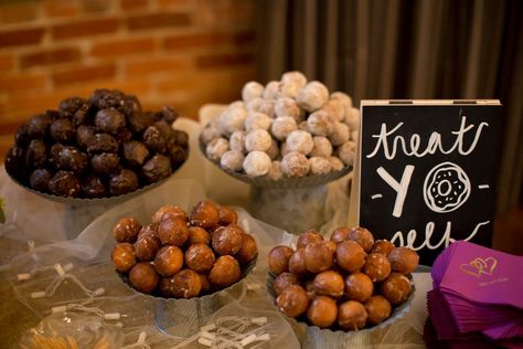 Donut Holes At Wedding, Mini Donuts Dessert Table, Donut Holes Wedding Display, Donut Holes Display Birthday, Powder Donut Display, Donut Holes Display Ideas, Munchkin Donut Display, Donut Hole Display Shower Ideas, Donut Hole Dessert Table