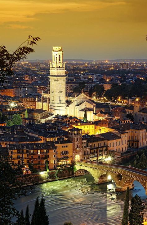 Verona Italy Evening, Medieval Italy, Medieval Cities, Italian Cities, Best Of Italy, Verona Italy, Places In Italy, Italy Tours, Beautiful Streets