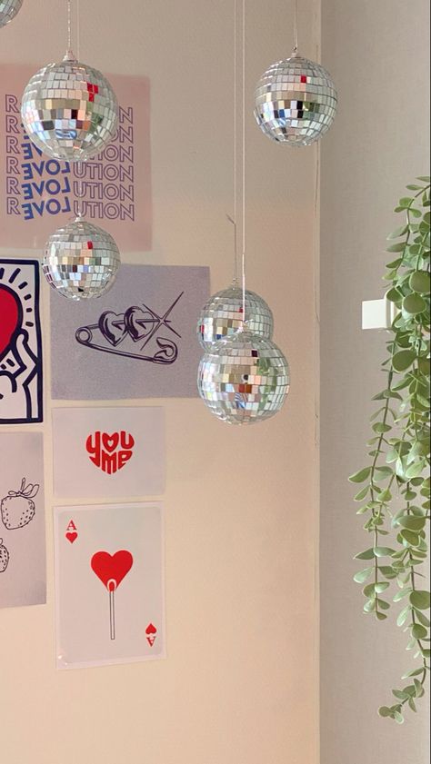 🪩🕺🏼 Hanging Disco Balls, Mirrorball In Bedroom, Disco Ball Dorm Room, Small Disco Ball Decor, Room Decor Disco Ball, Disco Ball Room Decor, Mini Disco Ball Decor, Mini Disco Ball Decor Bedroom, Disco Ball Decor