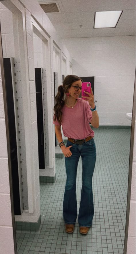 Cute Outfits Western Summer, Cute Outfits For Rodeo, Country Outfits For School Spirit Week, Everyday Country Outfits, Teen Western Outfits, Country Outfits Spirit Week, Western Outfits Women School, Fancy Country Outfits, Western Day Spirit Week Outfit