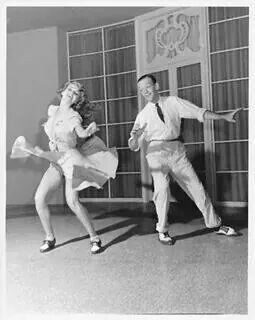 Rita Hayworth and Fred Astaire rehearsing Dancing Reference, Ballroom Dance Photography, Dancing Poses, Swing Dancing, Swing Dance, People Dancing, Fred Astaire, Rita Hayworth, Human Poses Reference