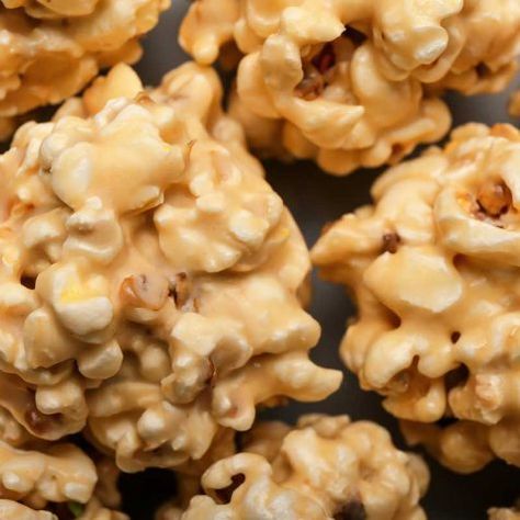 Maple Popcorn Balls, Soft Caramel Popcorn Balls, Old Fashioned Popcorn Balls Recipes, Holiday Popcorn Gift Ideas, Popcorn Balls No Corn Syrup, Carmel Popcorn Balls, Maple Popcorn Recipe, Soft Caramel Popcorn, Marshmallow Popcorn Balls