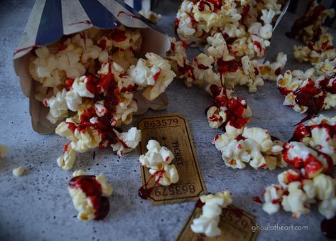 Carn’Evil’ Corn Carn Evil, Carnival Food, Spooky Food, Halloween Dinner, Halloween Goodies, Quick Easy Snacks, Popcorn Box, Funnel Cake, Red Food Coloring