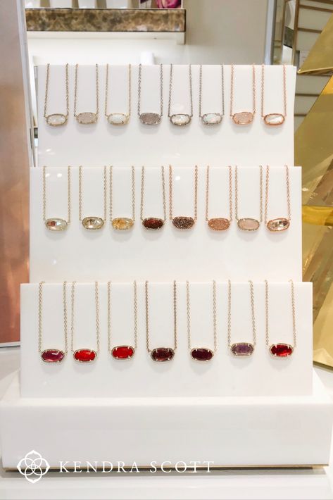 Popular Necklaces For Teens, How To Layer Kendra Scott Necklaces, Aesthetic Kendra Scott Necklace, Kendra Scott Stacked Necklaces, Kendra Scott Necklace Outfit, Kendra Scott Necklace Aesthetic, Fake Kendra Scott Necklace, Layering Kendra Scott Necklaces, Kendra Scott Outfit