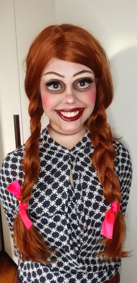 Anabelle Makeup, Annabelle Makeup, Makeup Easy, Halloween Makeup Easy, Spooky Season, School Stuff, Halloween Makeup, Savannah, Halloween Costumes