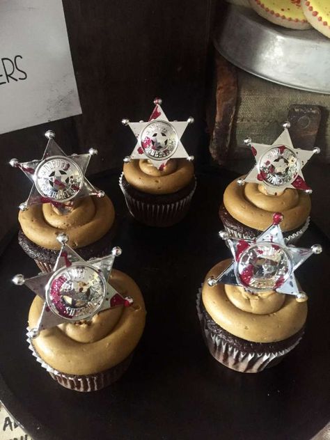 Twd Birthday Party, The Walking Dead Birthday Party, Zombie Birthday Party Ideas, Twd Birthday, Walking Dead Birthday Party, Zombie Apocalypse Halloween, Bugs Birthday Party, Walking Dead Birthday, Apocalypse Halloween