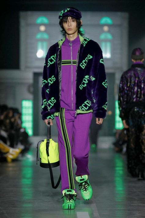 Men Fashion Runway, Moda China, Dolly Fashion, Cyberpunk Fashion, Best Mens Fashion, Fashion Show Images, Fashion Runway, Live Fashion, Mens Winter Fashion