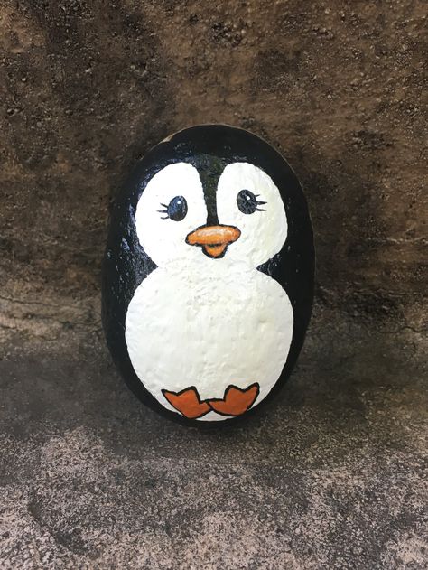 Penguin Rock, Christmas Stones, Painted Penguin, Pet Rock, Penguin Drawing, Rock Painting Ideas, Stone Art Painting, Painted Rocks Kids, Glass Inspiration