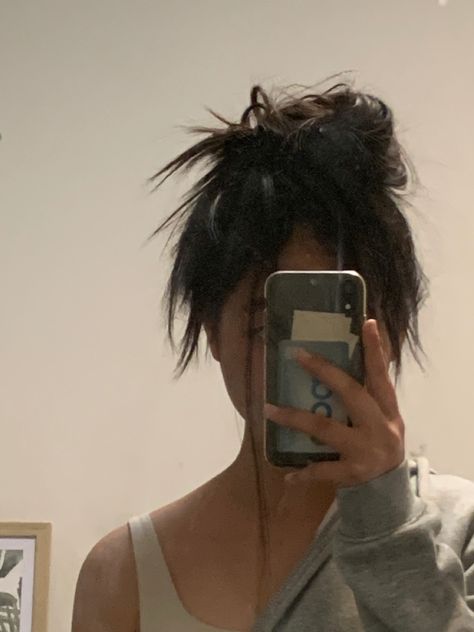 mirror selfie, messy bun, aesthetic, asian Hair Mirror, Only Aesthetic, Guy Best Friends, Mirror Selfie Poses, Swag Girl Style, Aesthetic Blue, Mirror Pic, Pretty Selfies, Insta Photo Ideas