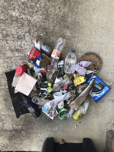 Garbage Core Aesthetic, Picking Up Trash Drawing, Picking Up Trash Aesthetic, Trashcore Aesthetic, Garbage Core, Trash Pictures, Street Trash, Diego Hargreeves, Pick Up Trash