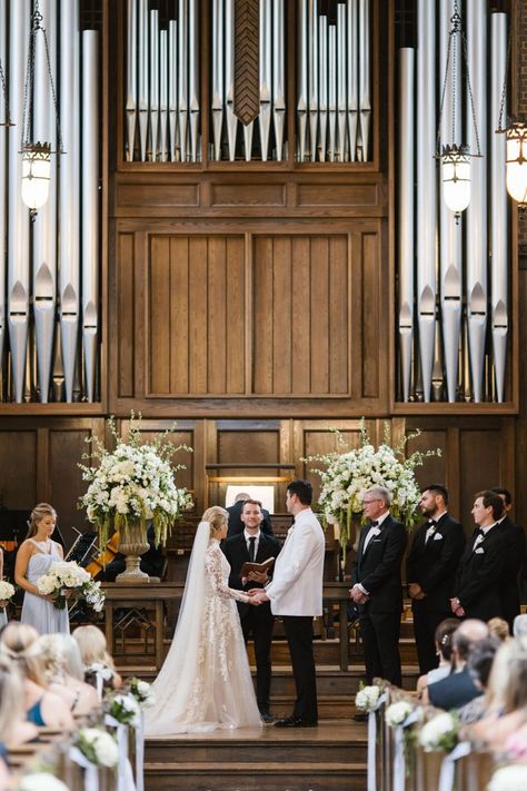 The bigger the venue the bigger the florals! It's always fun to design large yet timeless arrangements for a ceremony at the Wightman Chapel 😘 To see more luxe floral arrangements, including for church weddings, be sure to visit our instagram! Chapel Flower Arrangements, Alter Arrangements Church, Church Wedding Alter Flowers, Church Alter Flower Decoration Wedding, Ceremony Arrangements, Chapel Ceremony Decor, Alter Flowers For Church, Church Florals Wedding, Altar Wedding Flowers