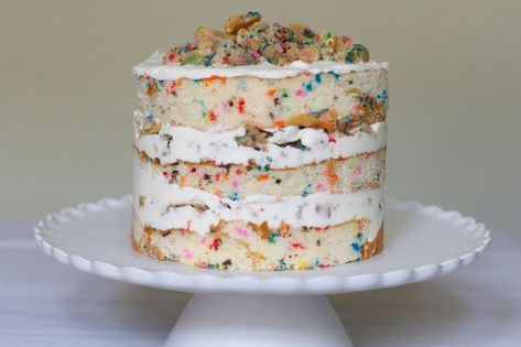 {Milk Bar Monday} Birthday Layer Cake Momofuku Birthday Cake, Milk Bar Recipes, Milk Bar Birthday Cake, Bar Desserts, Momofuku Milk Bar, Christina Tosi, 8 Cake, Birthday Cake Recipe, Milk Bar