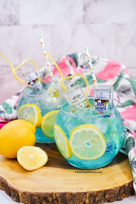 Mini Fish Bowl Drink, Booze Bucket Ideas, Fish Bowl Cocktails, Fish Bowl Drink, Fishbowl Cocktail, Shark Items, Bucket Drinks, Fishbowl Drink, Electric Lemonade