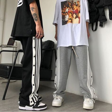 Mens Joggers Outfit, Sporty Outfits Men, Hip Hop Joggers, Jordan 1 Outfit, White Platform Sneakers, Pants Outfit Men, Hype Clothing, Black Men Fashion Swag, Dancers Outfit