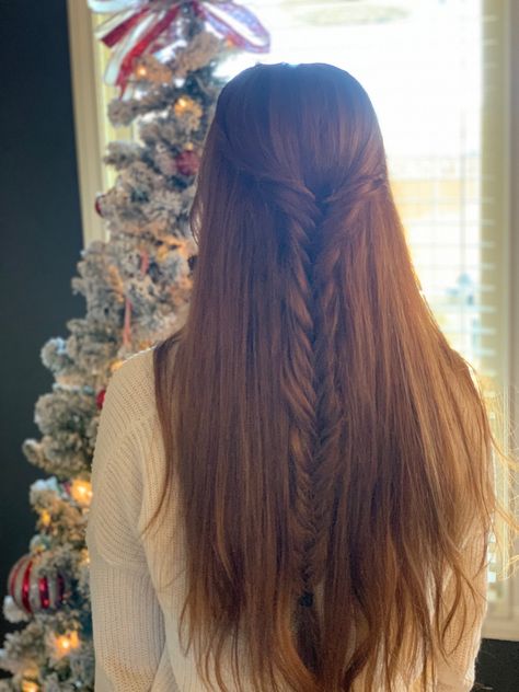 Half Up Half Down Braid Straight Hair, Fishtail Braid Half Up Half Down, Half Up Half Down Fishtail Braid, Country Girl Hairstyles, Half Up Fishtail Braid, Straight Hair With Braid, Half Up Half Down Braid, Prom Make Up, Holiday Hairstyles Easy