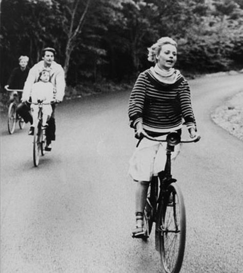 Jeanne Moreau from Jules and Jim Jules Et Jim, Peter Pan 2003, Jules And Jim, Justin Bieber News, Francois Truffaut, The Criterion Collection, French New Wave, Jeanne Moreau, John Winchester