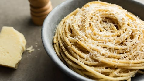 Pasta Alla Carbonara, Geoffrey Zakarian, Pasta Pizza, Salad Pasta, Tasting Table, Pasta Recipe, Baklava, Food Network, A Bowl